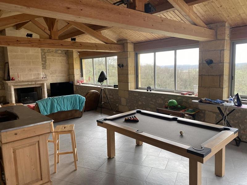 Demeure - 230 m² - 6 pièces