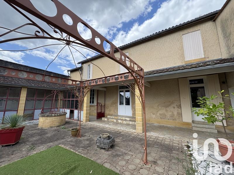 Maison - 330 m² - 9 pièces