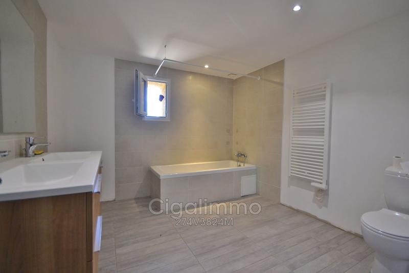 Maison en pierre - 111 m² - 7 pièces