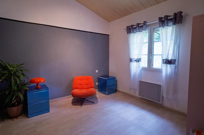 Maison - 230 m² - 8 pièces