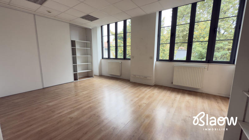 Bureau - 630 m²