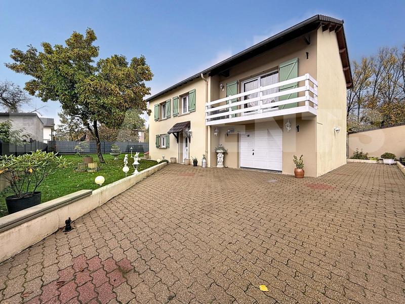 Maison contemporaine - 132 m² - 9 pièces