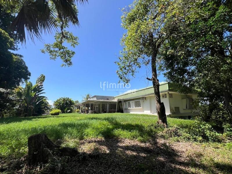 Villa - 395 m² - 16 pièces