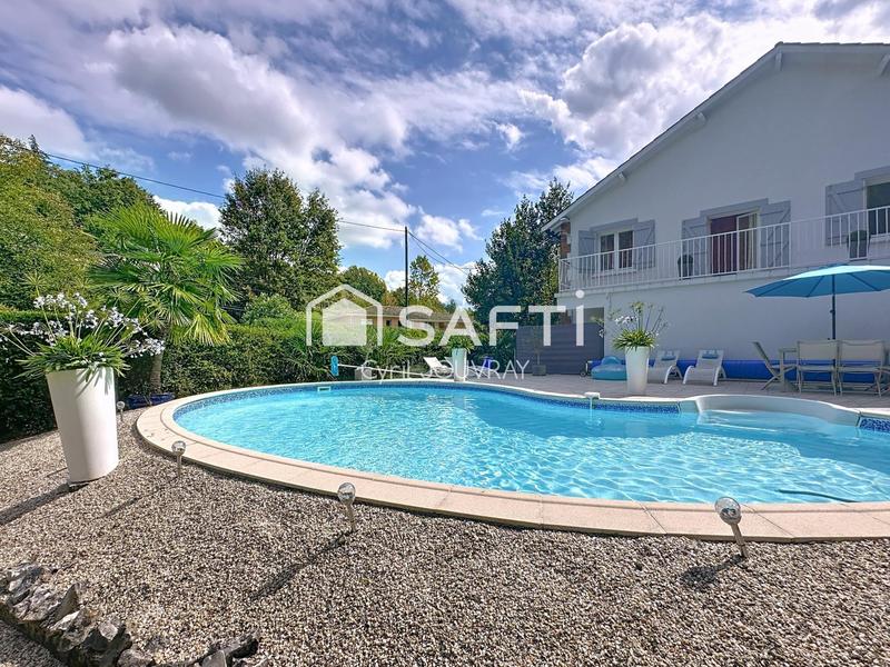 Maison - 200 m² - 7 pièces