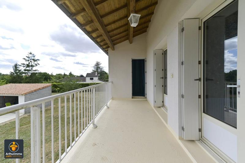 Maison - 236 m² - 7 pièces