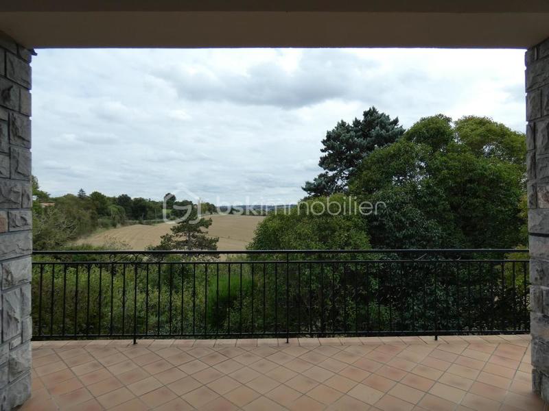 Maison - 195 m² - 10 pièces