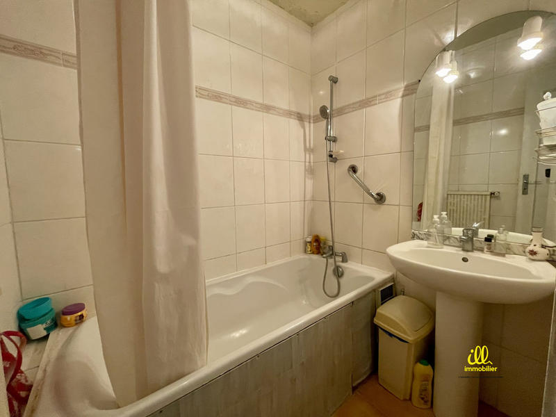 Maison - 99 m² - 5 pièces