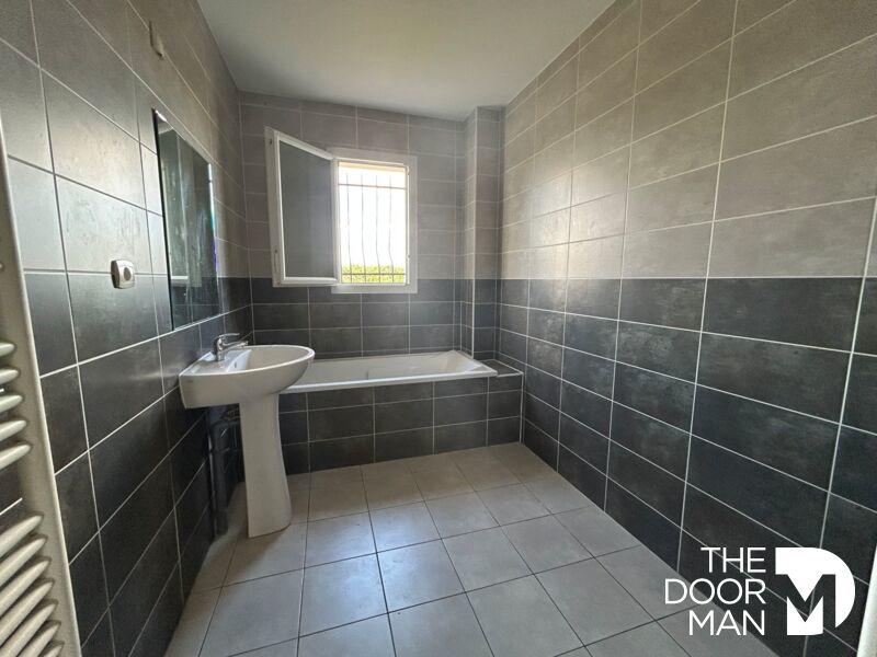 Maison - 98 m² - 5 pièces