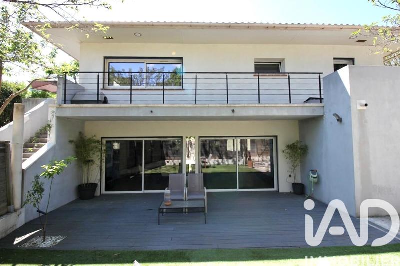 Maison - 235 m² - 7 pièces