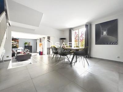 Maison - 202 m² - 7 pièces