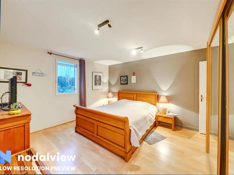 Maison - 220 m² - 6 pièces