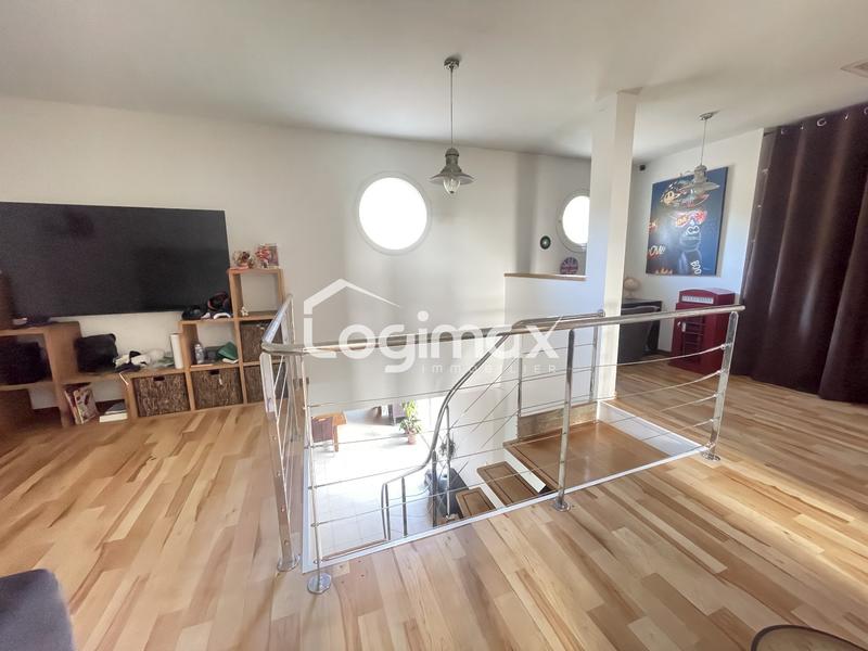 Maison - 200 m² - 5 pièces