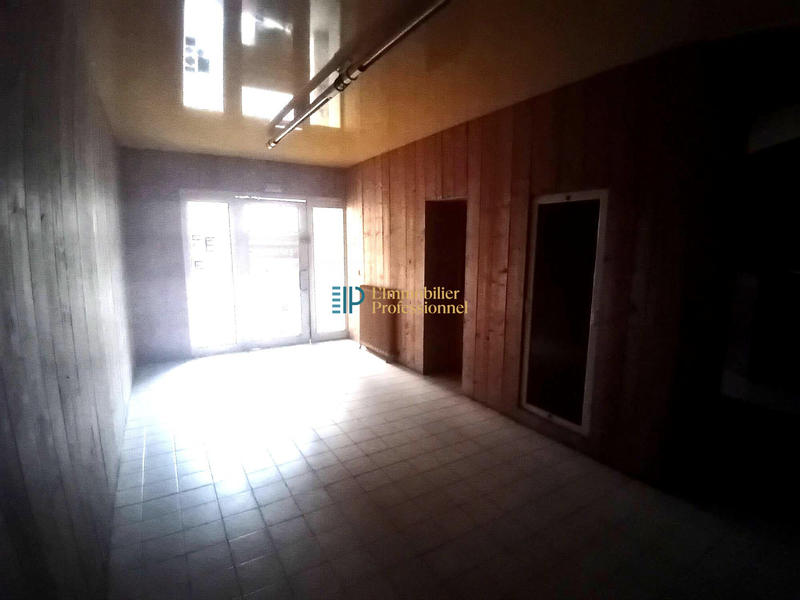 Local commercial - 584 m²