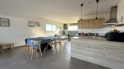 Appartement - 120 m² - 6 pièces