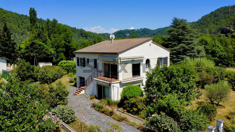 Maison - 168 m² - 6 pièces