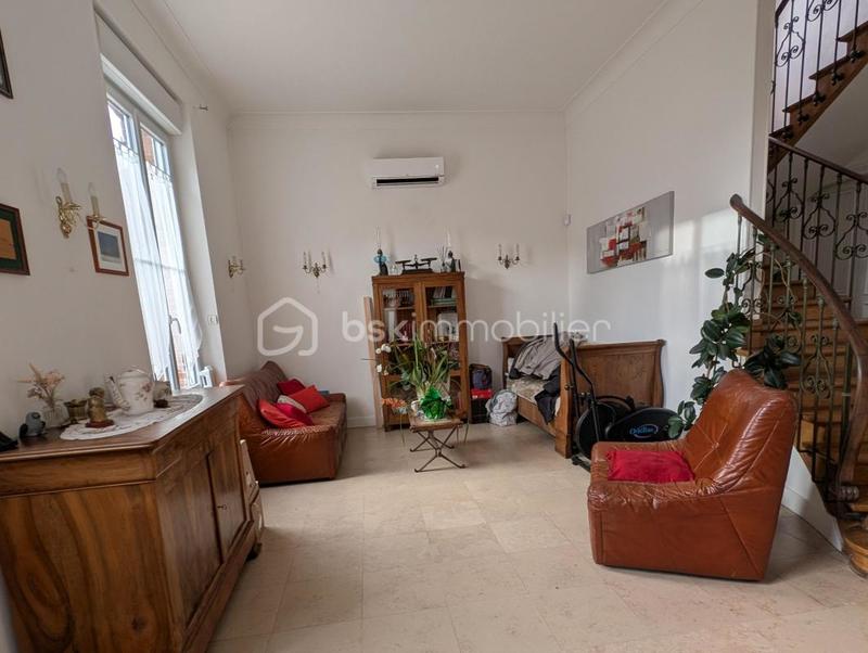 Demeure - 267 m² - 11 pièces