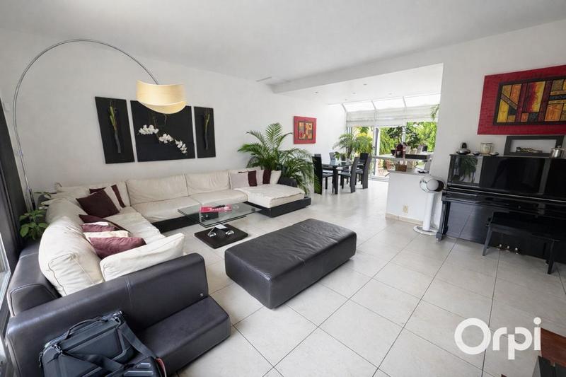 Maison - 137 m² - 4 pièces