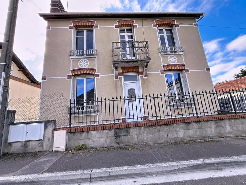 Maison - 98 m² - 6 pièces