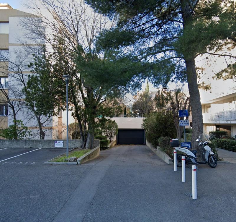 Parking / Garage - 14 m²