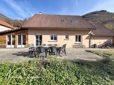 Maison - 139 m² - 6 pièces