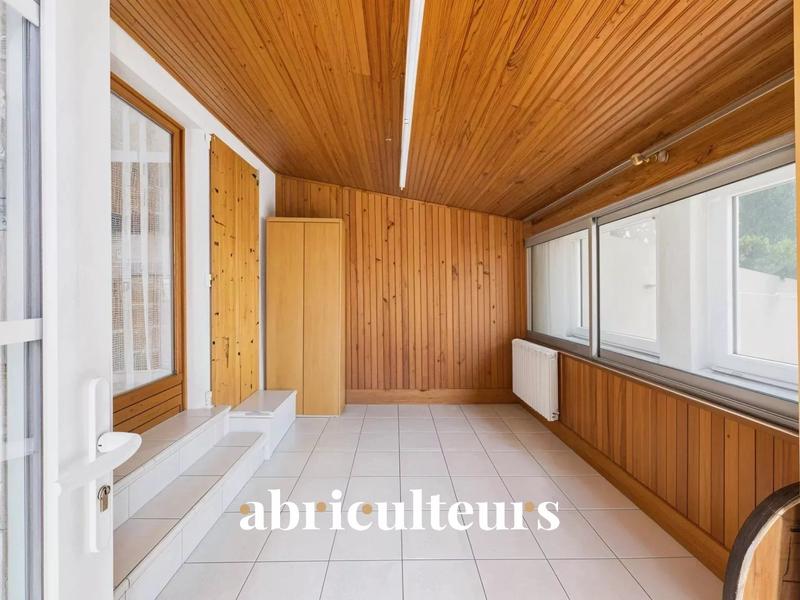 Maison - 94 m² - 5 pièces