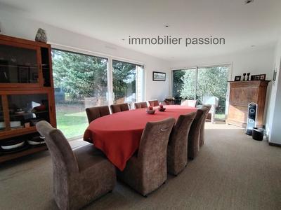 Maison - 167 m² - 8 pièces