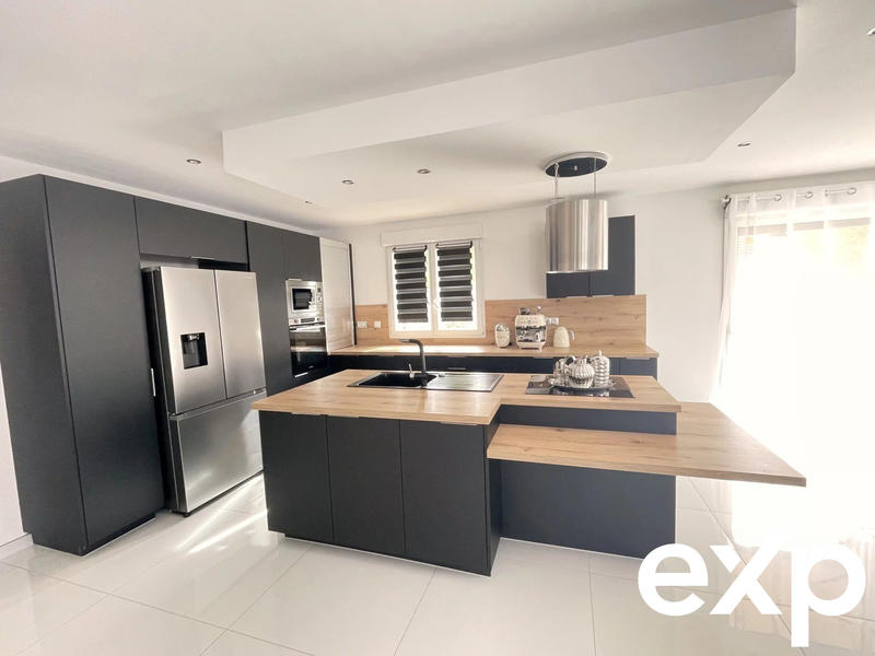 Maison - 147 m² - 6 pièces