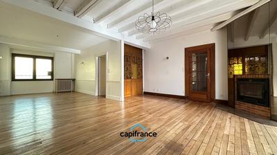 Maison - 180 m² - 7 pièces