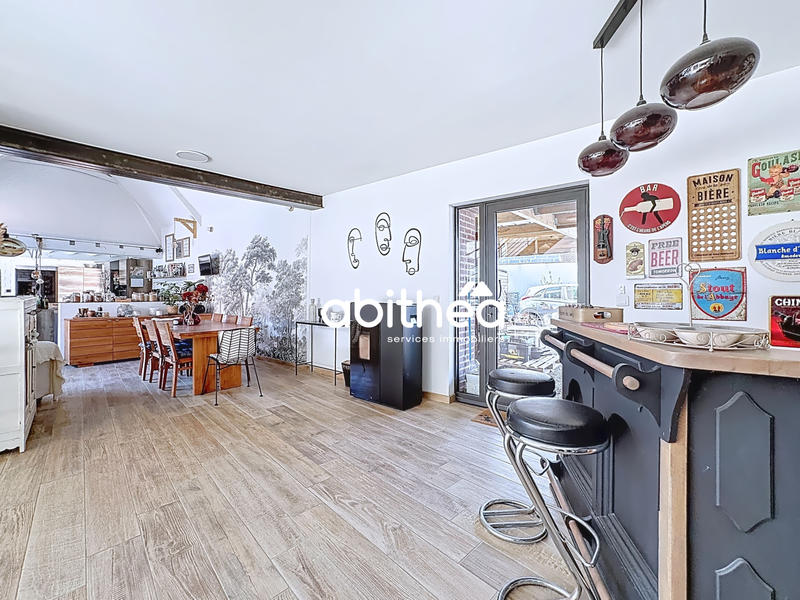 Maison - 275 m² - 8 pièces