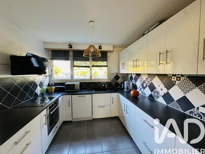 Appartement - 93 m² - 5 pièces