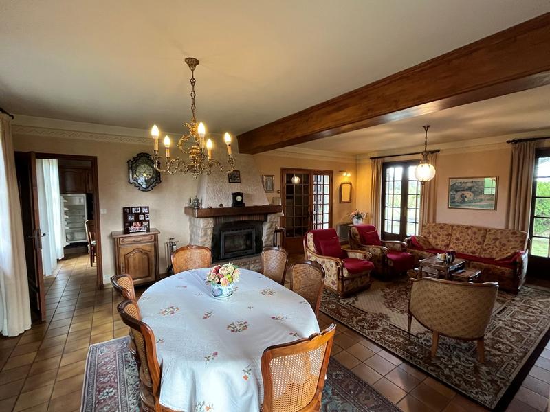 Maison traditionnelle - 118 m² - 6 pièces