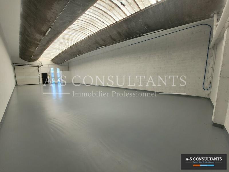 Entrepôt - 205 m²