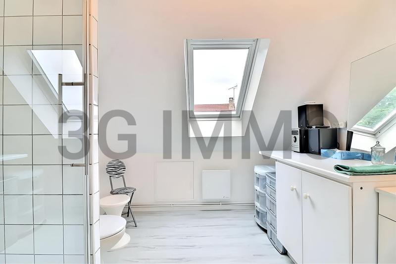 Maison traditionnelle - 147 m² - 7 pièces