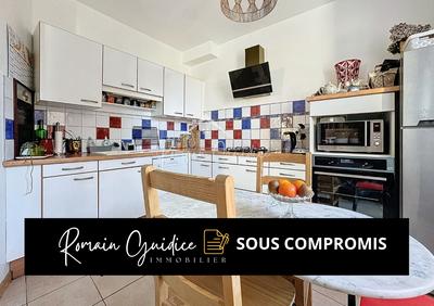 Appartement - 85 m² - 4 pièces