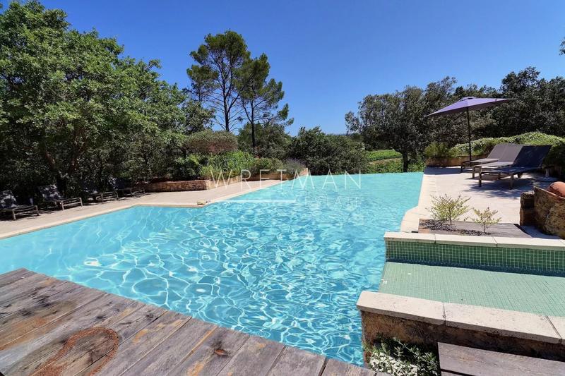Villa - 230 m² - 8 pièces