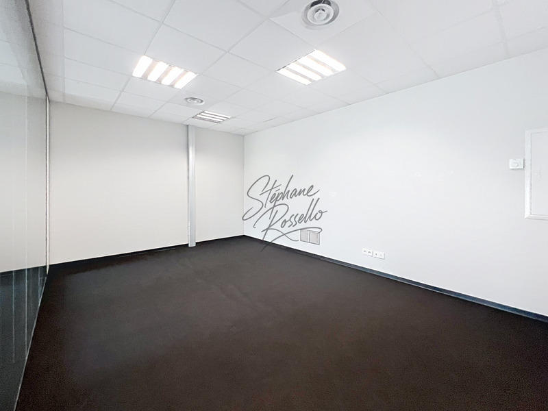 Bureau - 71 m² - 4 pièces