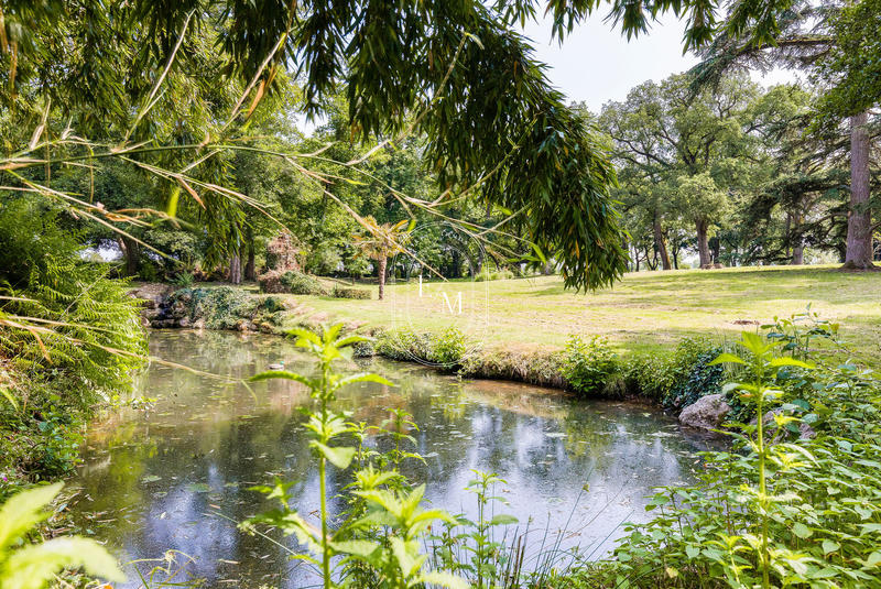 Château - 448 m² - 13 pièces