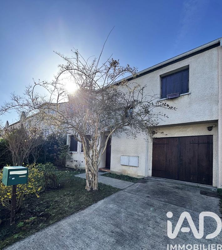 Maison - 95 m² - 5 pièces