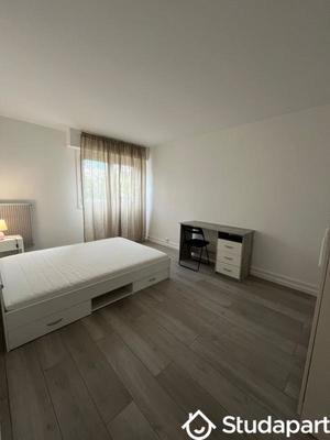 Chambre - 12 m² - 1 pièce