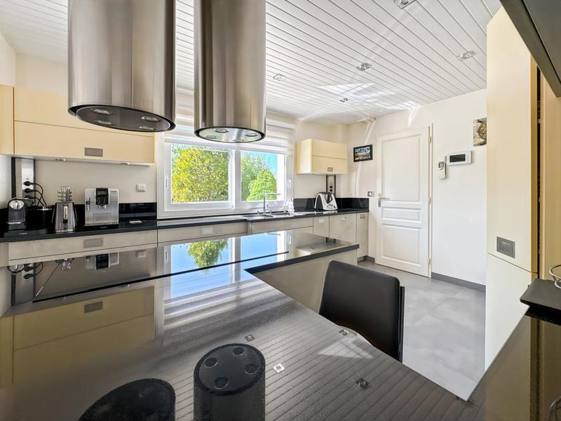 Maison - 135 m² - 6 pièces