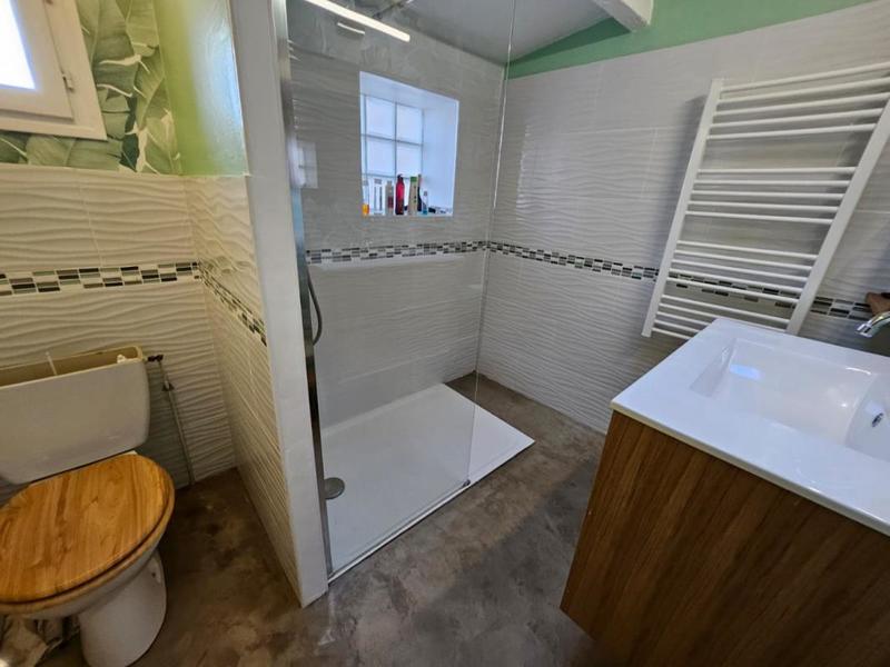 Propriété - 220 m² - 9 pièces