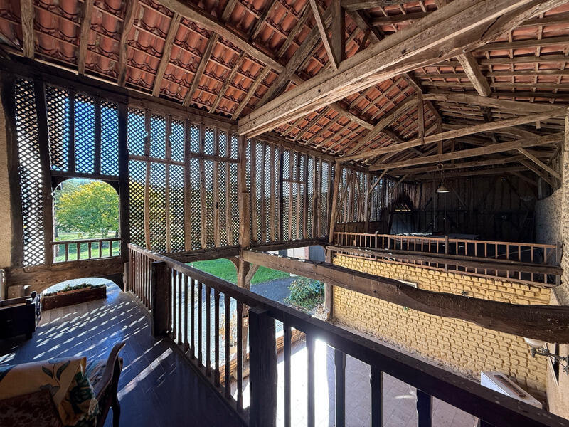 Maison - 250 m² - 5 pièces