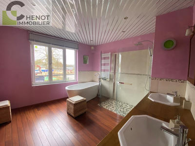 Propriété - 140 m² - 4 pièces