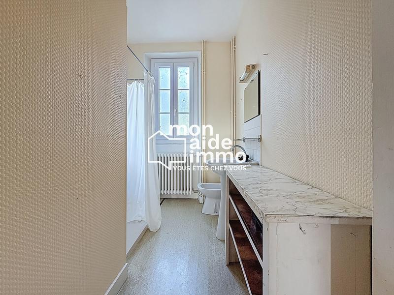 Maison - 240 m² - 9 pièces