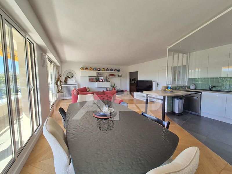 Appartement - 110 m² - 5 pièces