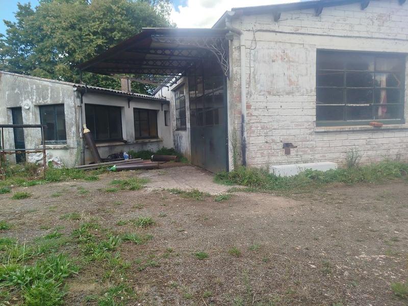 Local commercial - 150 m² - 2 pièces