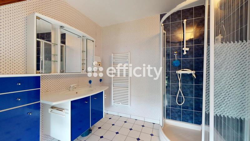 Maison traditionnelle - 182 m² - 7 pièces