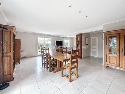 Maison - 107 m² - 6 pièces