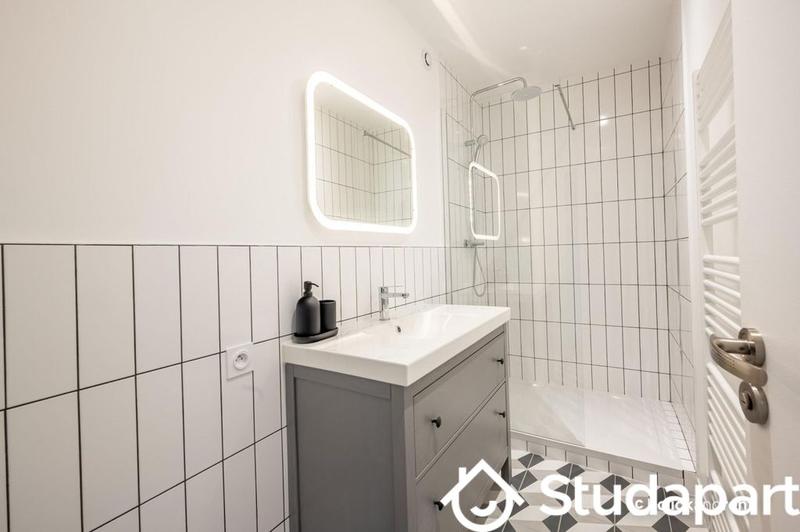 Chambre - 184 m² - 1 pièce