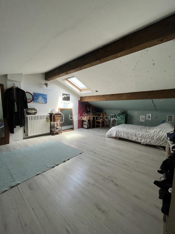 Maison traditionnelle - 156 m² - 6 pièces